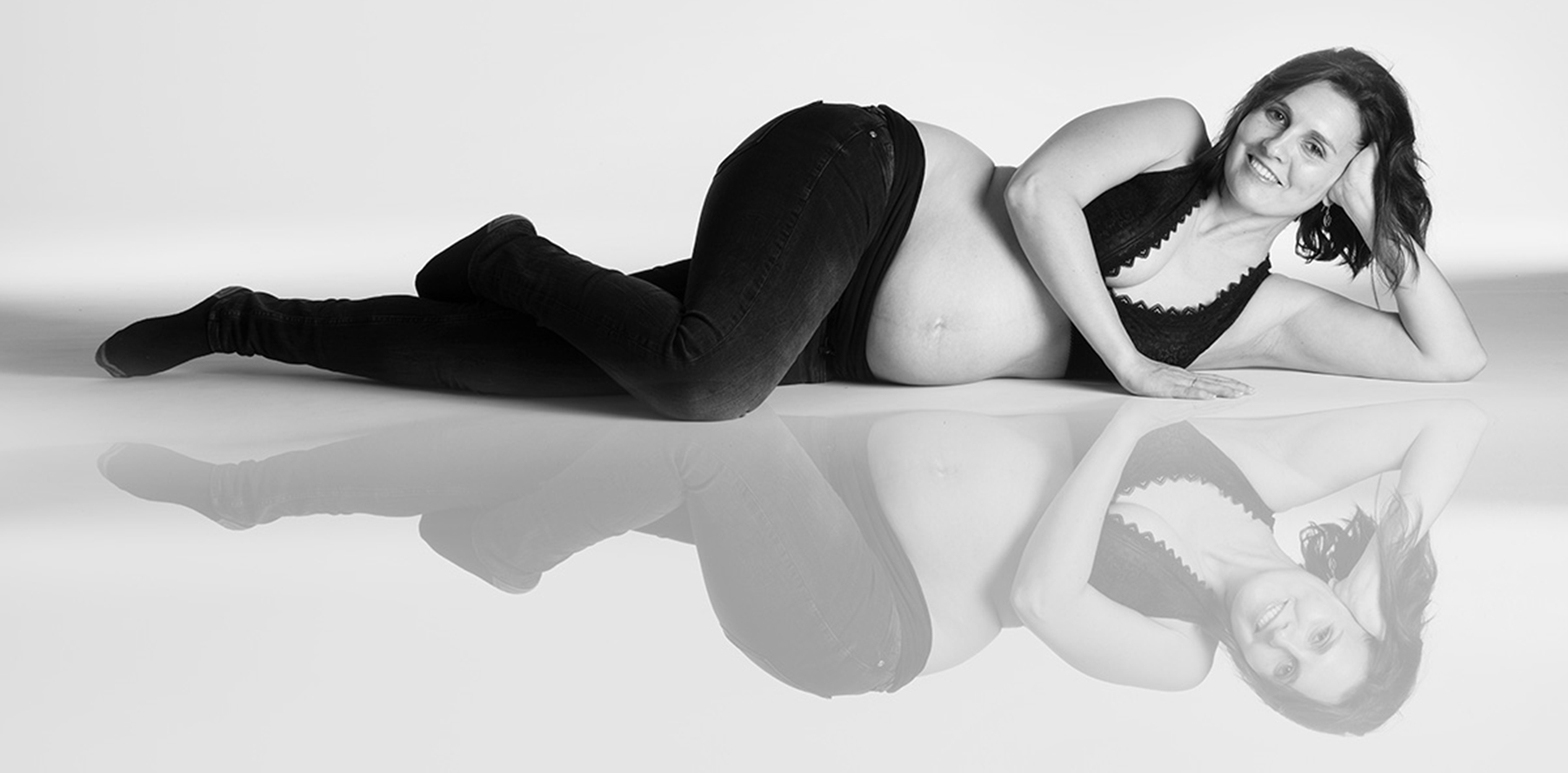 photo-femme-enceinte-oleron-noir-et-blanc-copie